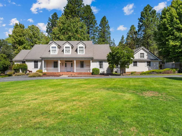 770 Serenity Ln, Grants Pass, OR 97526