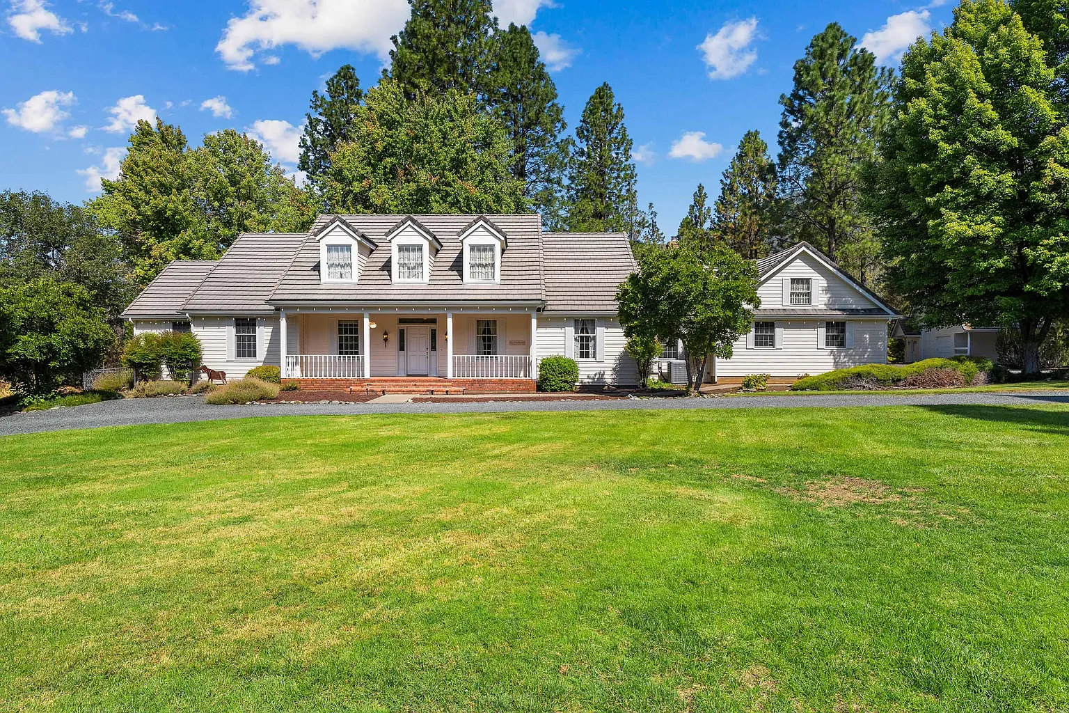 770 Serenity Ln photo 1