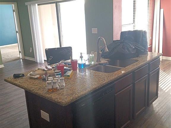 3rd image of 667 Hartford Heights St
