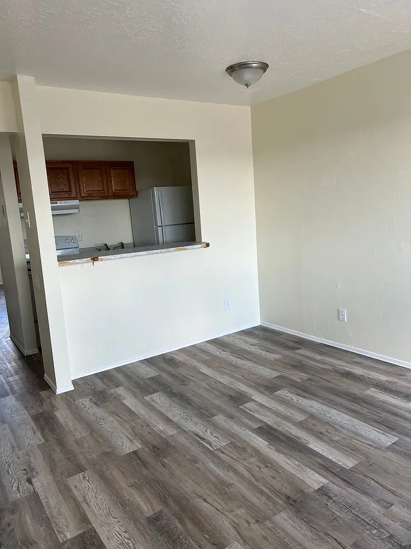 Zuni Princess Apartments — Photo 2