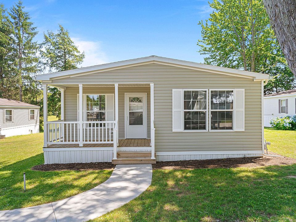 Exterior Image-1-Champion 9 Holly Acres