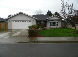 288 Applewood Dr, Central Pt, OR 97502