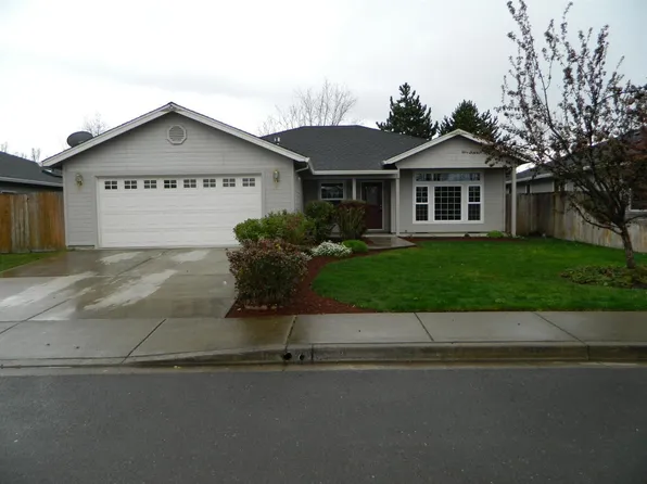 288 Applewood Dr, Central Pt, OR 97502