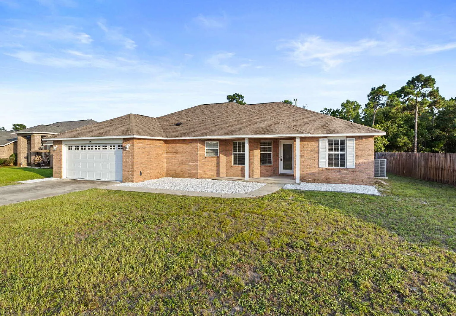 3 bed, 2.0 bath, 1943 sqft, $2,195 — Photo 3