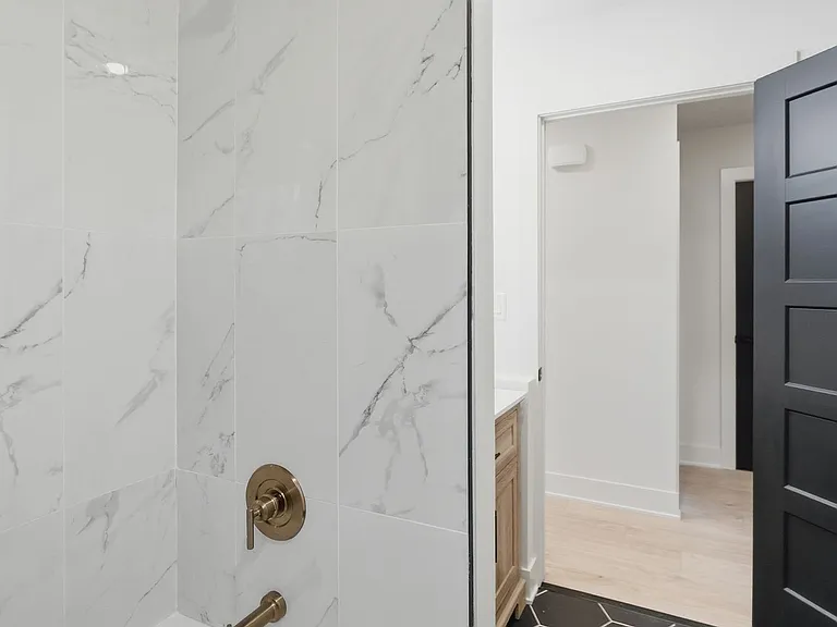 149 Washington St — Photo 36