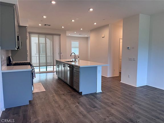 3rd image of 8141 Garden Park St