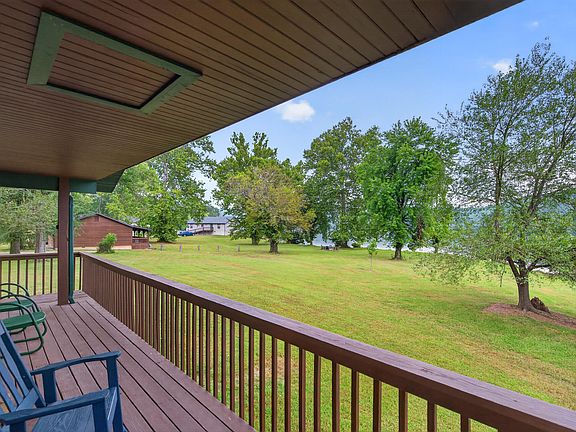 3rd image of 375 Edgewater Circle