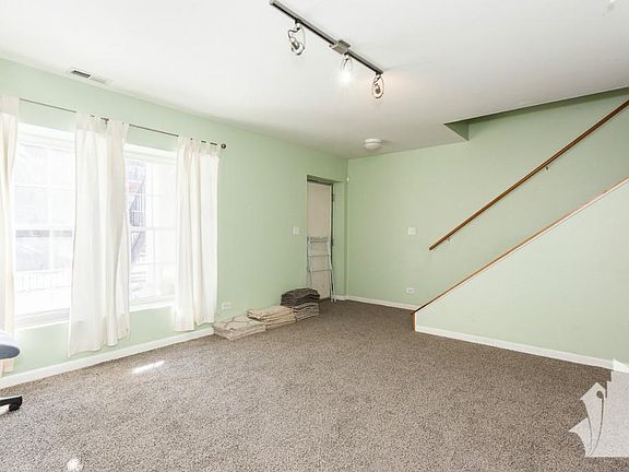 2nd image of 1308 W Pratt Blvd #Th