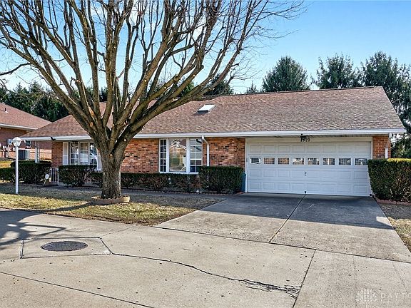 2nd image of 1820 Primrose Ln