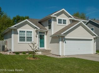 402 SE Cedarwood Dr, Grimes, IA 50111