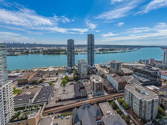 3rd image of 680 Quayside Dr #3907