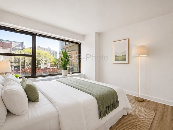 3rd image of 135 Montgomery St APT 3B