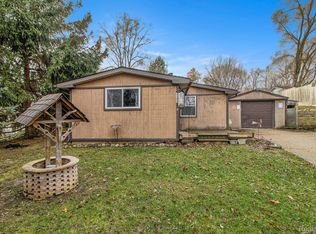 10623 Nine Mile Rd, Whitmore Lake, MI 48189