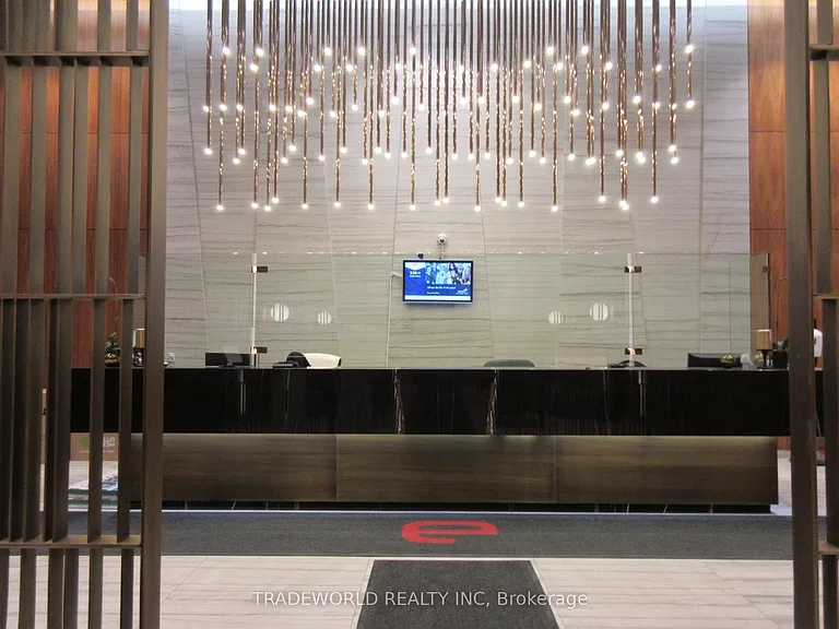 8 Eglinton Ave E #805 — Photo 17