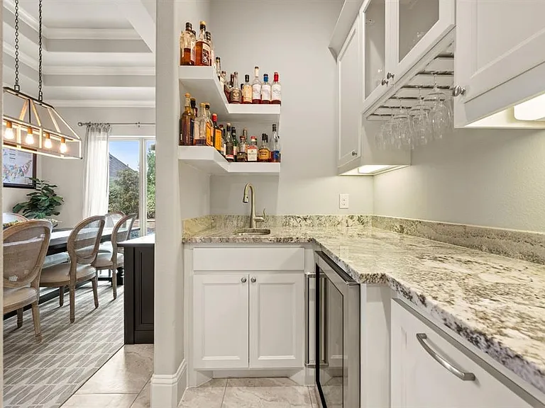 908 Lake Carillon Ln — Photo 16