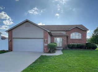 9760 Madison St, Crown Point, IN 46307