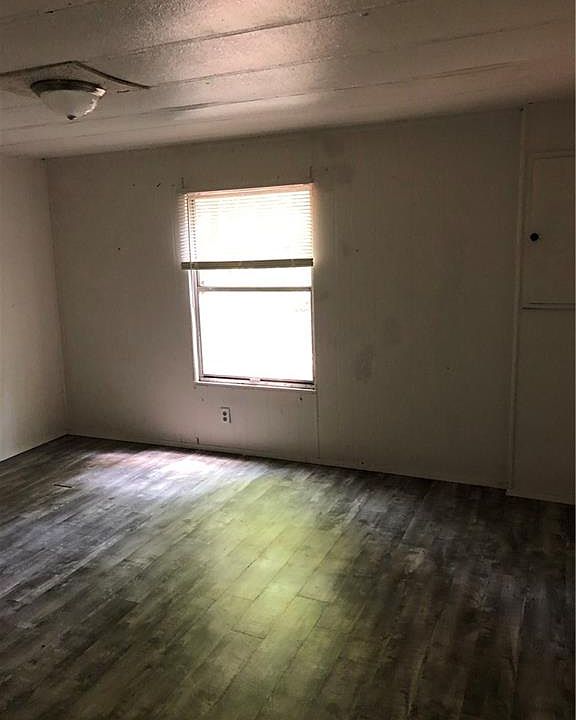 2nd image of 3 Shady Lane Ave