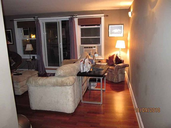 2nd image of 2622 W Catalpa Ave APT 10