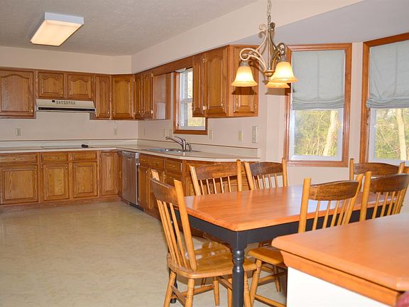 3rd image of 6719 Stone Creek Ct