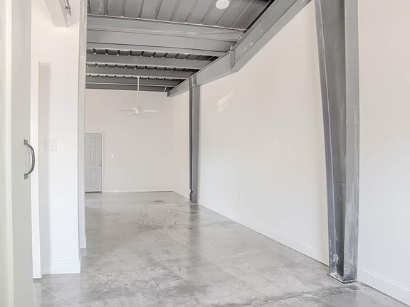 4th image of 728 Desire St #C