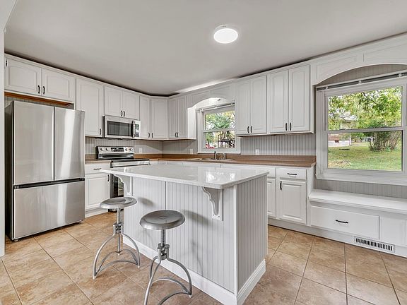 3rd image of 900 Terrace Park Blvd