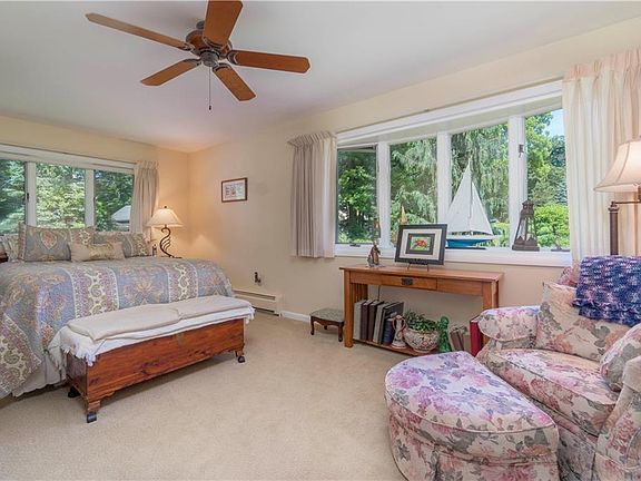 3rd image of 4397 Lakeside Dr