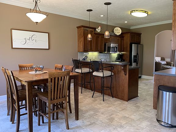 2nd image of 7400 Cloverdale Way