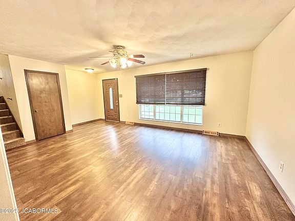 5th image of 2412 Scenic Dr
