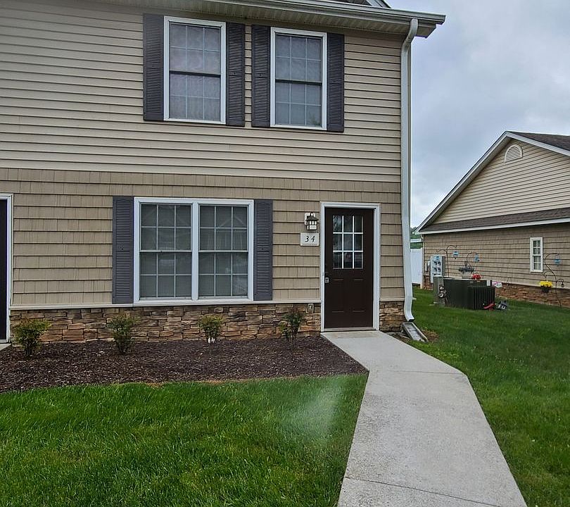 1st image of 34 Old Tavern Cir