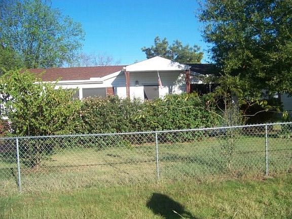 2nd image of 204 Trailwind St