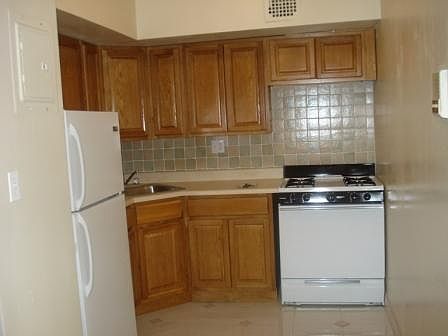 3rd image of 2070 Steinway St APT 3F