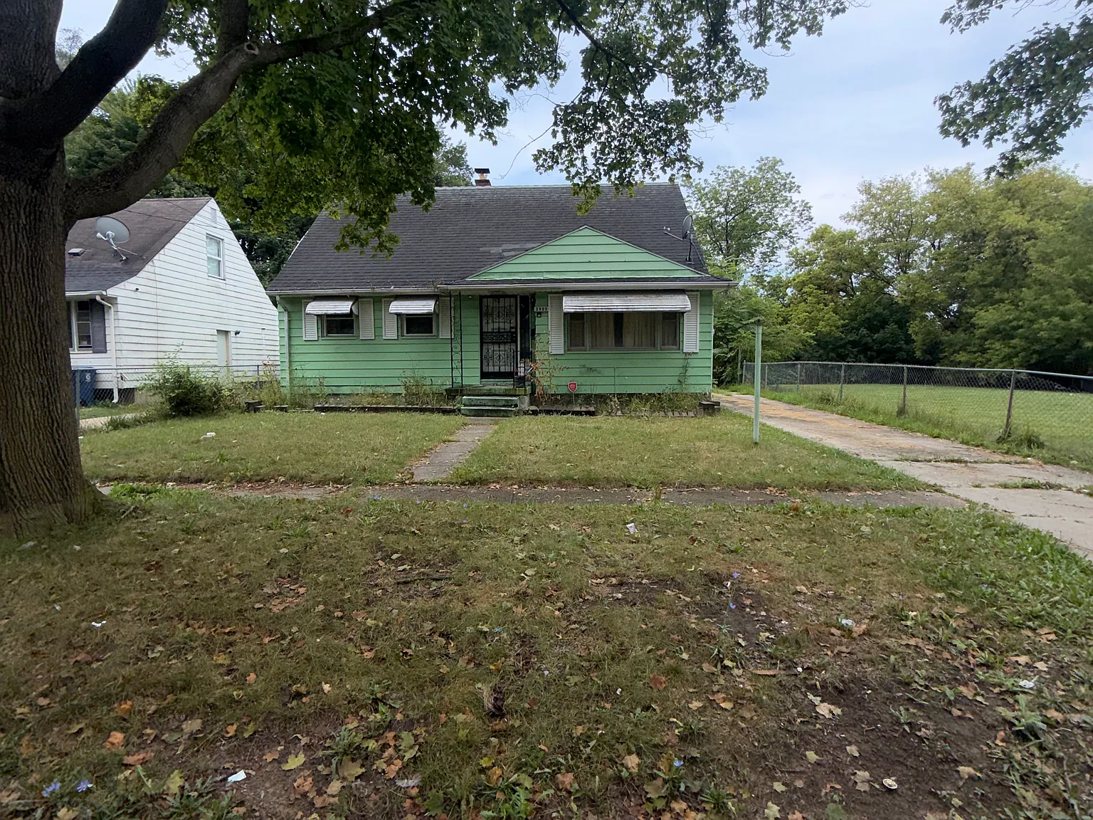 3 bed, 1351 sqft, $896 — Photo 2