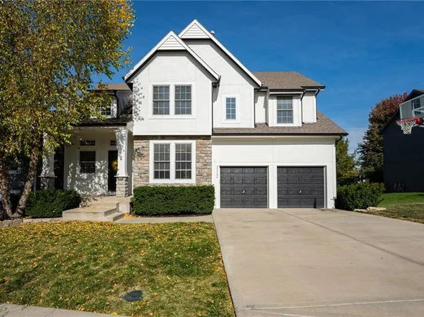 23704 W 126th Ter, Olathe, KS 66061