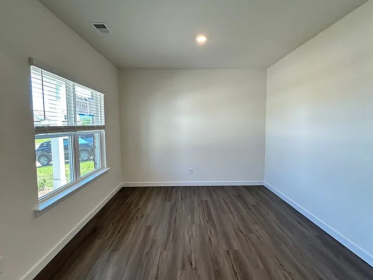 8560 Mulberry Way — Photo 3