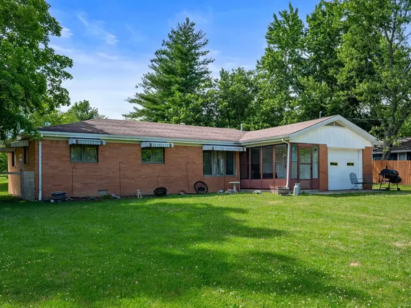 1120 N Water St, Albany, IN 47320