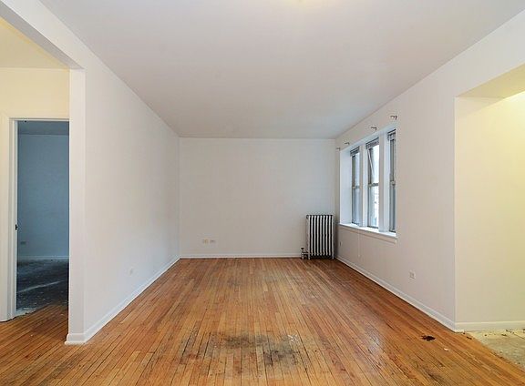 2nd image of 4119 W Kamerling Ave APT 1B