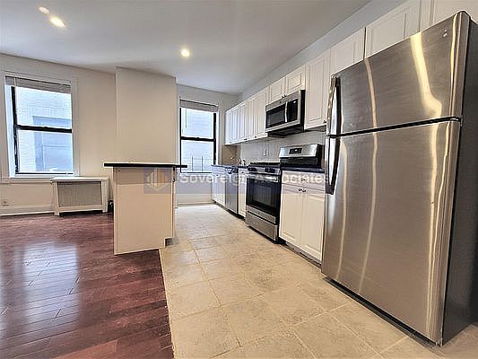3rd image of 300 Fort Washington Ave APT 4A