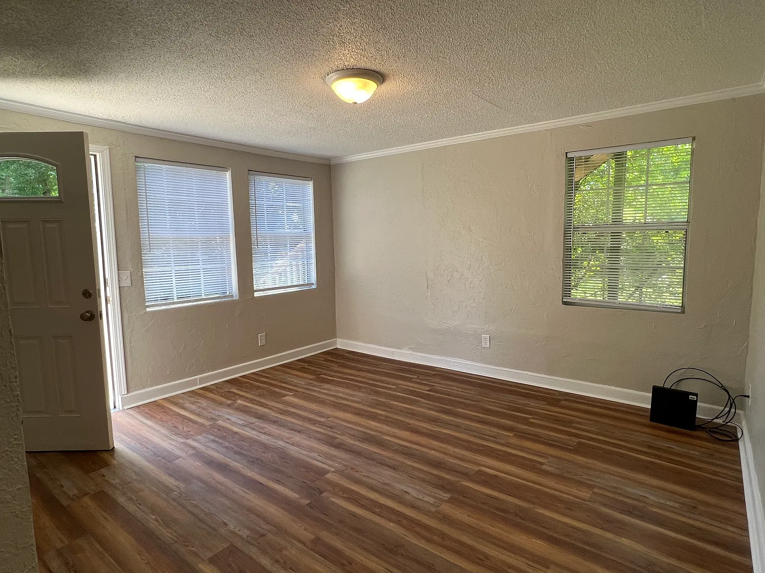 2 bed, 835 sqft, $975 — Photo 3