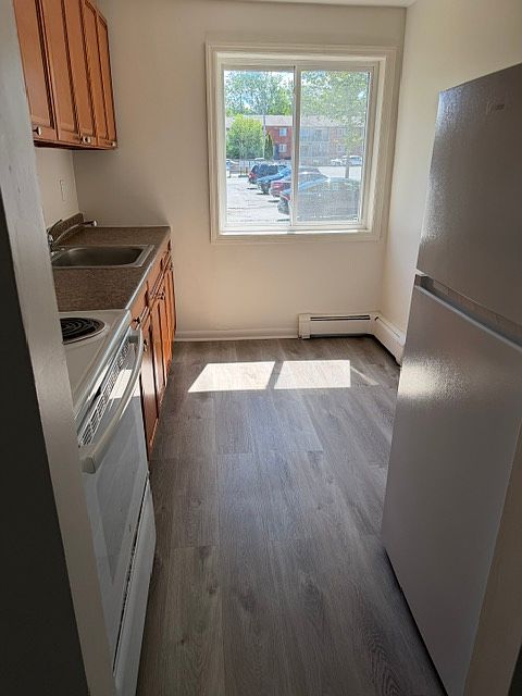 1st image of 81 Shaker Heights Rd #76