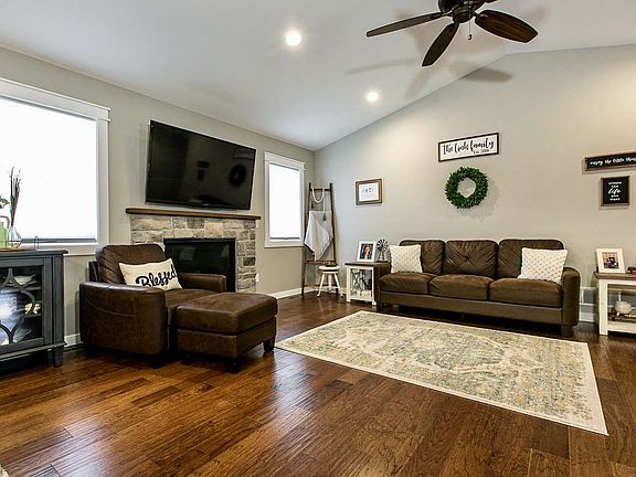 2nd image of 435 Bryn Dr