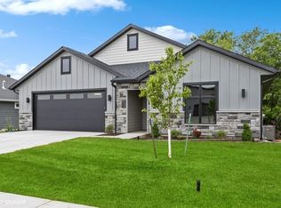 787 American Pharaoh Dr, Iowa City, IA 52240
