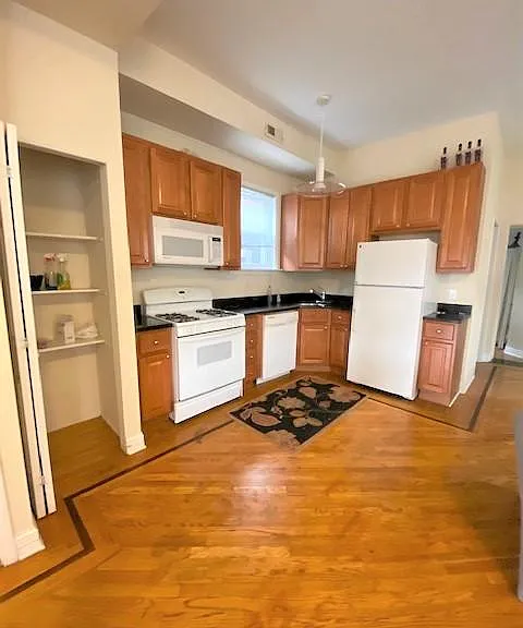2305 W Grand Ave #2-F — Photo 15