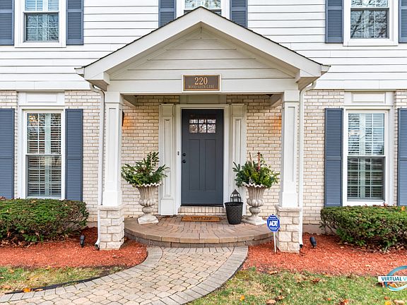 3rd image of 220 Wood Glen Ln