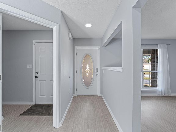 5th image of 708 Marsh Harbor Dr