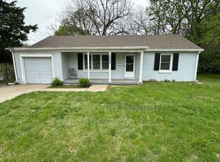 10220 Hillcrest Rd, Kansas City, MO 64134