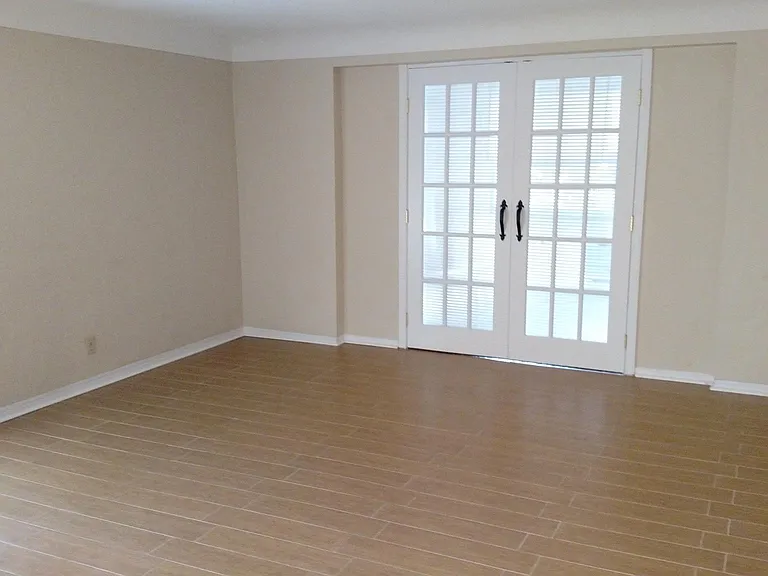 121 15th Ave N #1/2 — Photo 2