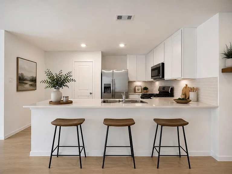 245 Douglas Hills Dr — Photo 2