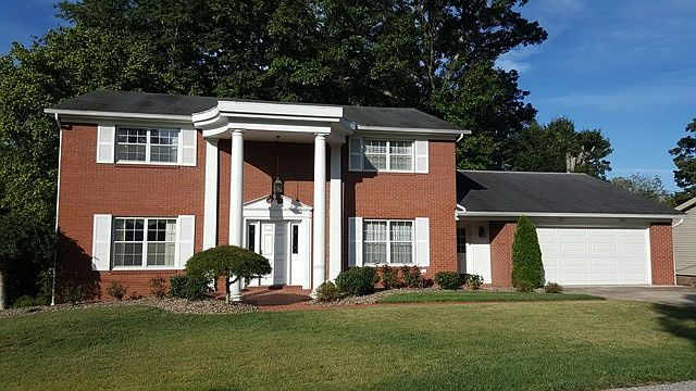 1st image of 1211 S Park Dr