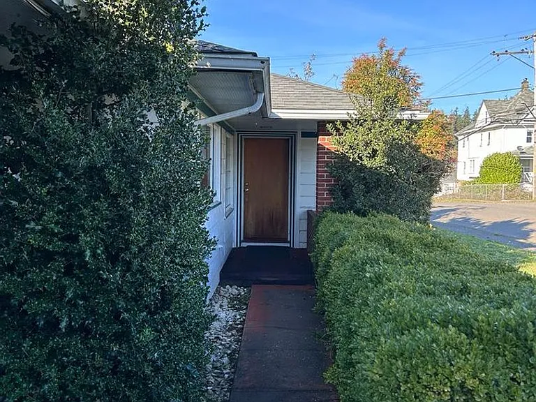 1075 N Folsom St — Photo 4
