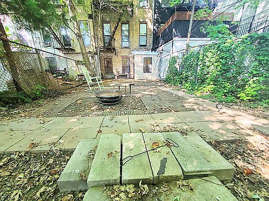 1st image of 24 Hart St #1